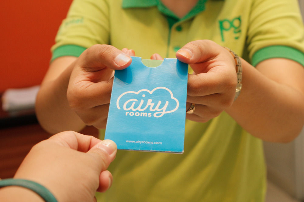 Airy Glodok Pinangsia Raya Jakarta Hotel Esterno foto