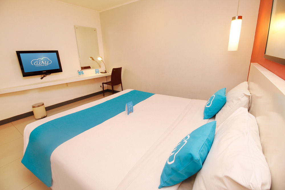 Airy Glodok Pinangsia Raya Jakarta Hotel Esterno foto