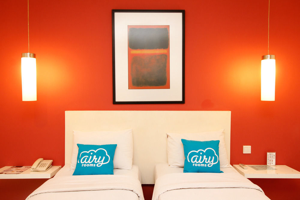 Airy Glodok Pinangsia Raya Jakarta Hotel Esterno foto