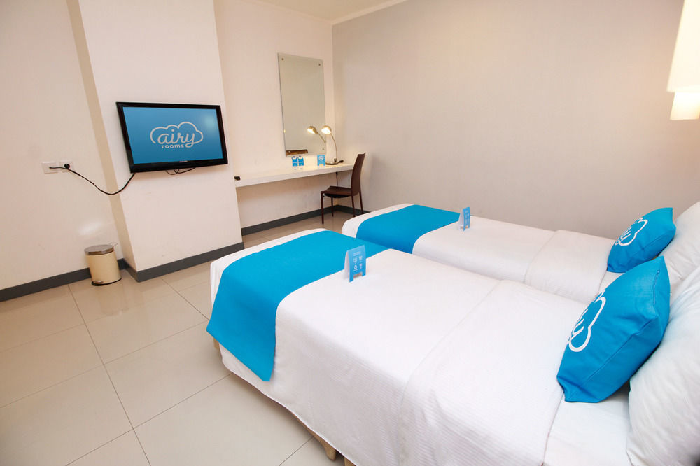 Airy Glodok Pinangsia Raya Jakarta Hotel Esterno foto