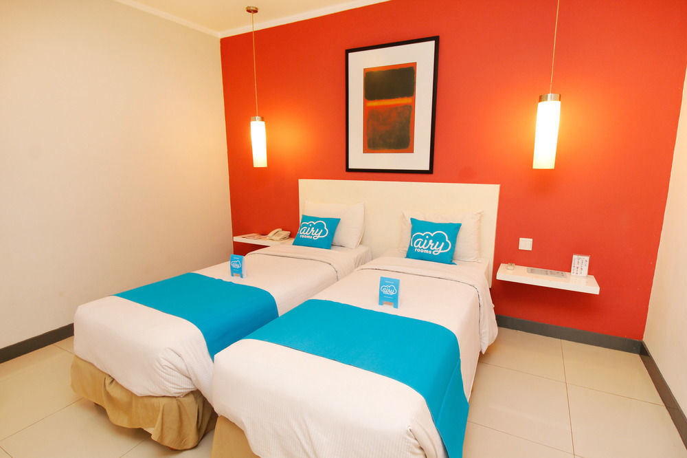 Airy Glodok Pinangsia Raya Jakarta Hotel Esterno foto