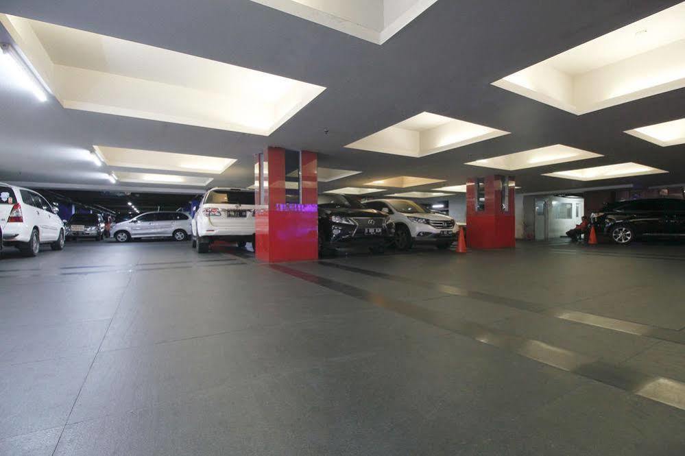 Airy Glodok Pinangsia Raya Jakarta Hotel Esterno foto