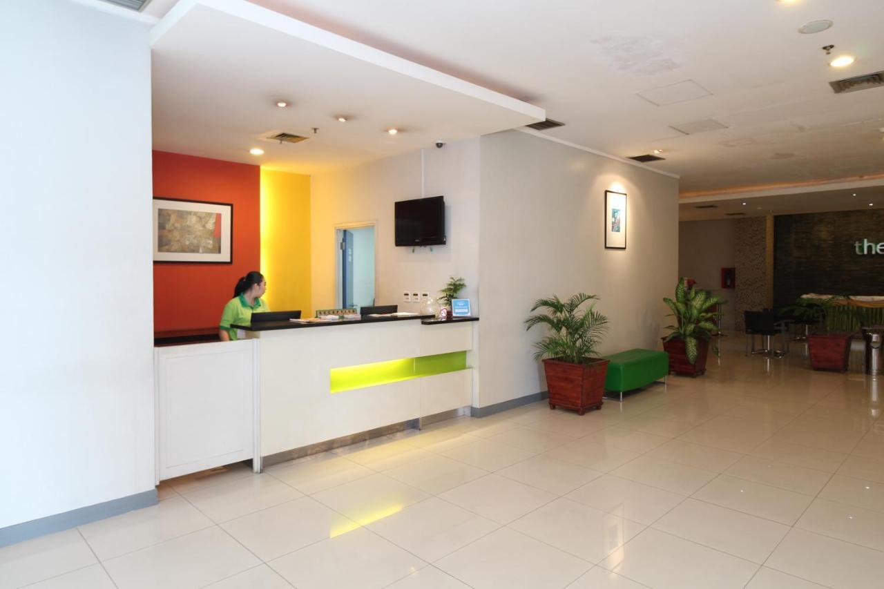 Airy Glodok Pinangsia Raya Jakarta Hotel Esterno foto