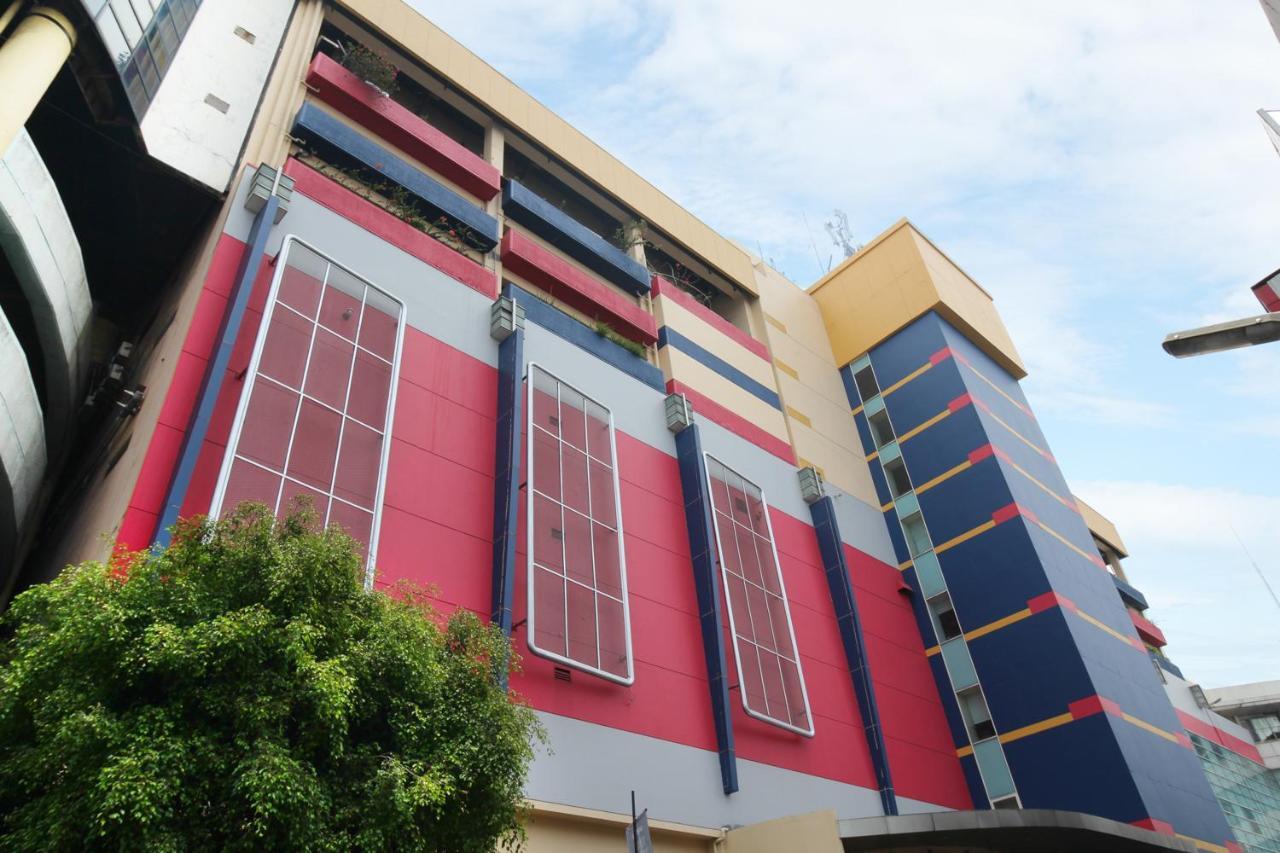 Airy Glodok Pinangsia Raya Jakarta Hotel Esterno foto