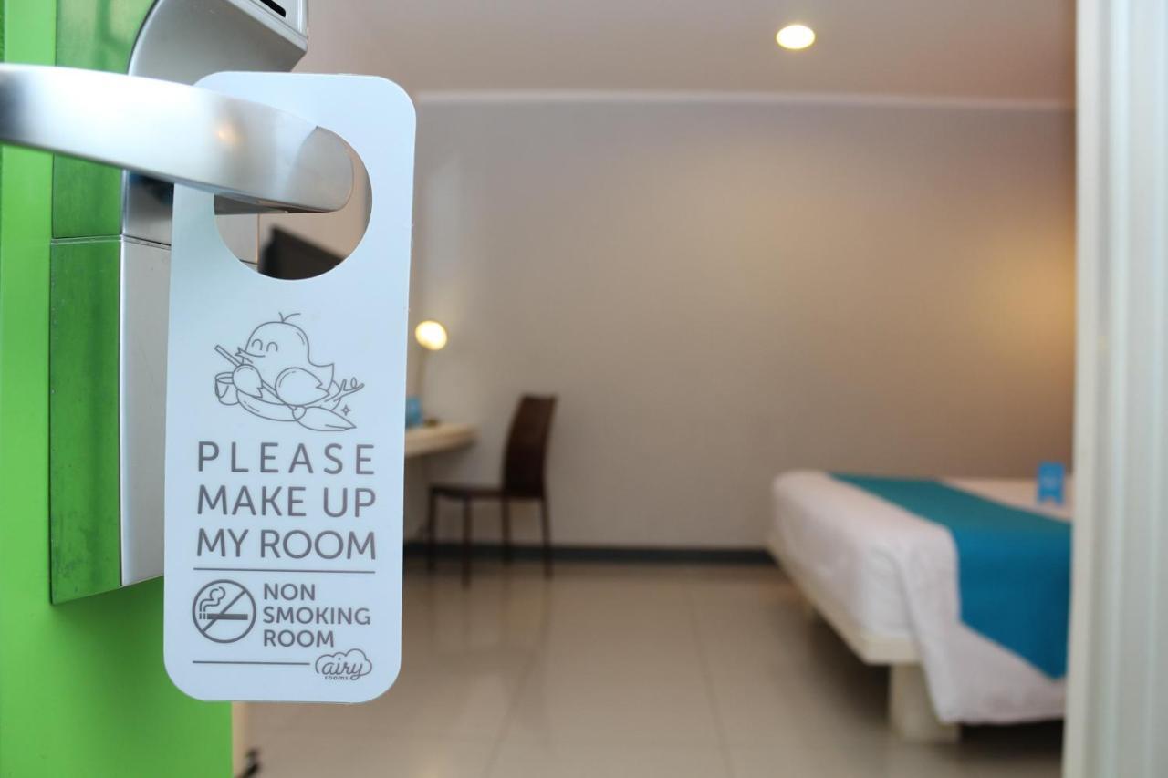 Airy Glodok Pinangsia Raya Jakarta Hotel Esterno foto