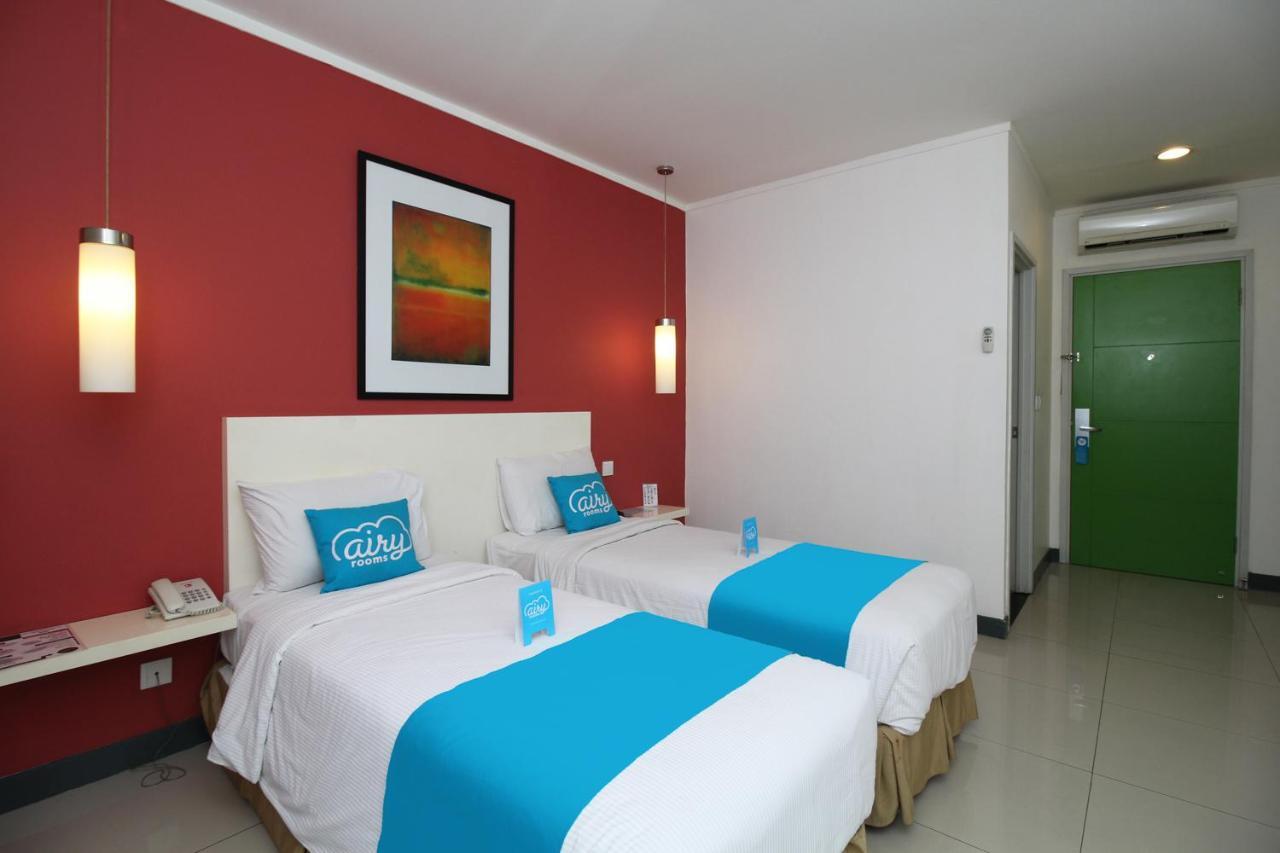 Airy Glodok Pinangsia Raya Jakarta Hotel Esterno foto