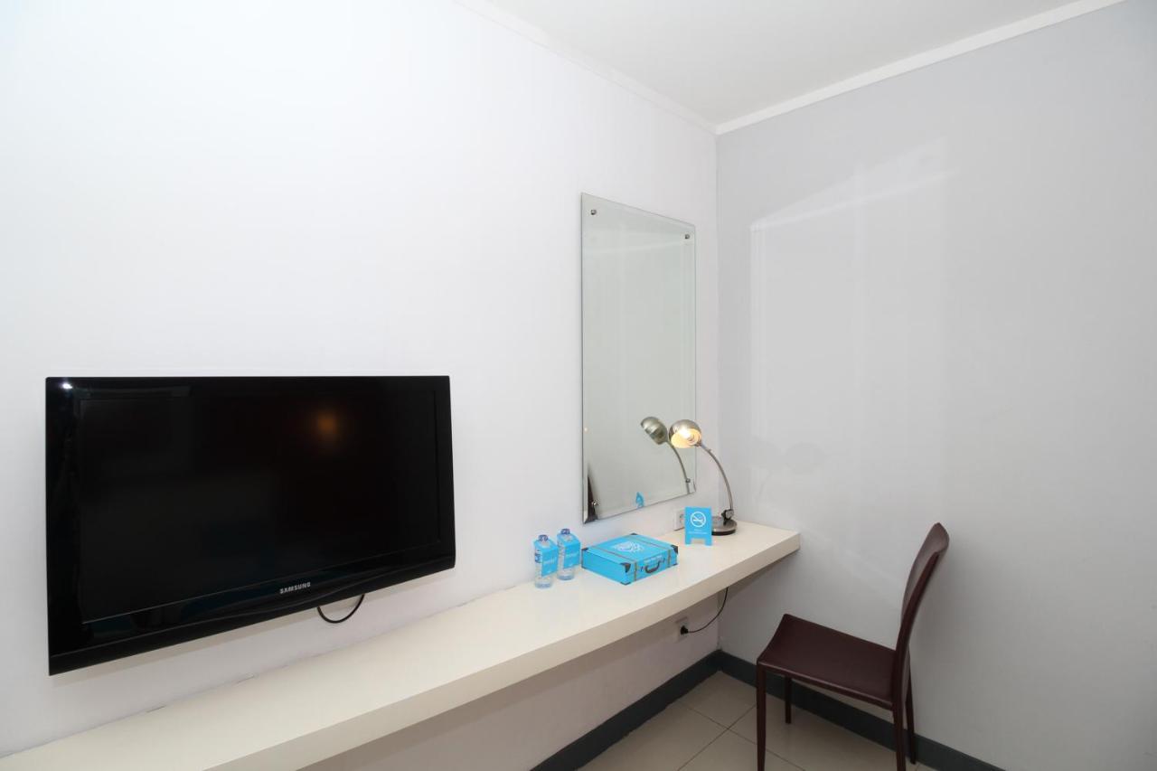 Airy Glodok Pinangsia Raya Jakarta Hotel Esterno foto