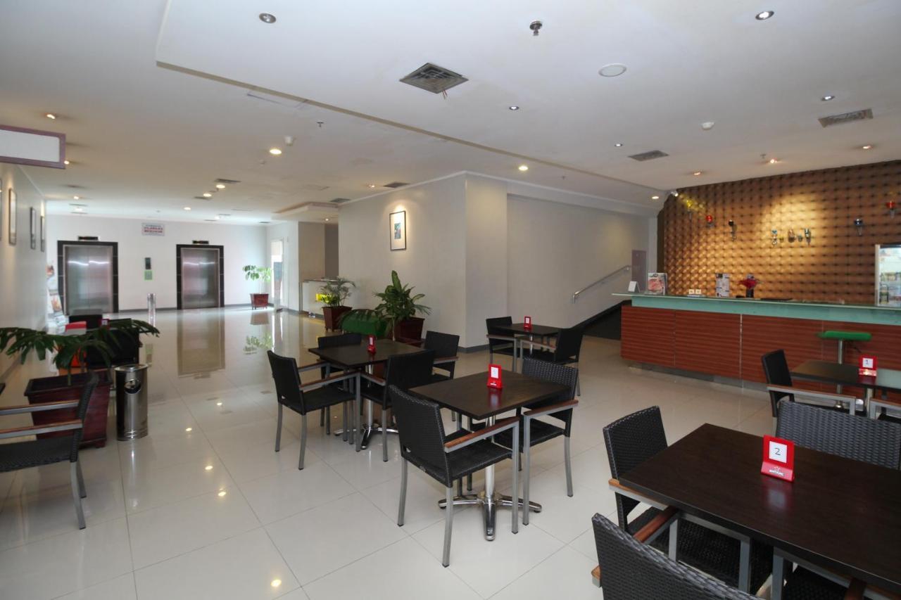 Airy Glodok Pinangsia Raya Jakarta Hotel Esterno foto