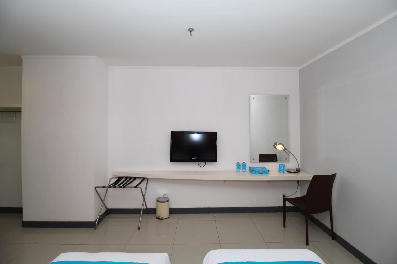 Airy Glodok Pinangsia Raya Jakarta Hotel Esterno foto