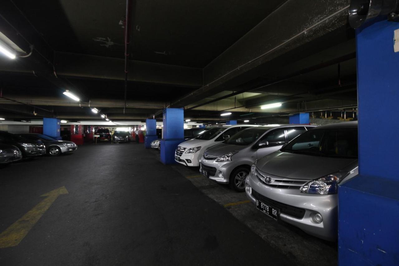 Airy Glodok Pinangsia Raya Jakarta Hotel Esterno foto