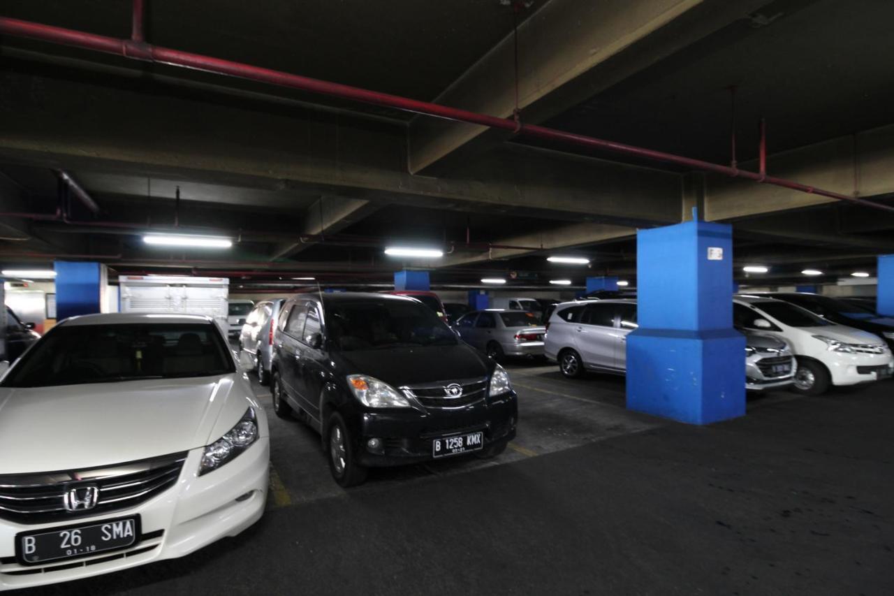 Airy Glodok Pinangsia Raya Jakarta Hotel Esterno foto